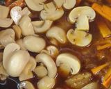 Foto langkah ke 4 dari resep Jamur kancing saus tiram.