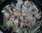 Hình bước làm 3 của món Đuôi heo kho xả ớt