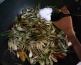 Foto langkah ke 3 dari resep Tumis Bawang Kucai.