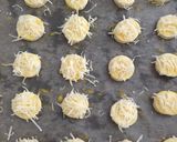 Könnyű és sokáig puha túrós-sajtos pogácsa 🧀 recept fázis 3 fotója