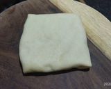 A picture of step 3 of Sandwich paratha.
