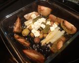 Foto del paso 6 de la receta Ensalada con Tomate Negro, Espárragos, Queso y Encurtidos