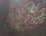 A picture of step 5 of Chicken and veggies namkeen Sawaiyan.