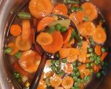 Foto langkah ke 3 dari resep 20. Sup Ayam Jamur Kristal.