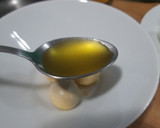 Foto del paso 3 de la receta: Huevos rellenos al tomillo y pimienta