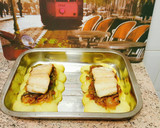 Foto del paso 4 de la receta: Bacalao confitado en cama de patatas panaderas