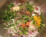 Foto del paso 9 de la receta: Codillo de paletilla de cordero, en salsa de ajos, perejil y mostaza