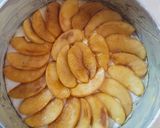 Foto langkah ke 3 dari resep Upside Down Apple Cake (Cake Apel Terbalik).