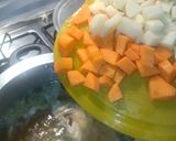 Foto del paso 3 de la receta: Sopa de pollo con queso 🍗🧀