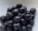 A picture of step 2 of Super Berry Smoothie Bowl.