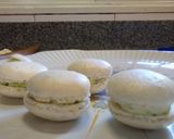 Foto del paso 2 de la receta: Macarons de cajú con relleno de queso y albahaca