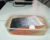 Foto del paso 1 de la receta: Salmón marinado unilateral