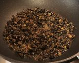 A picture of step 3 of Spaghetti Alla Puttanesca.