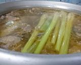 A picture of step 1 of Bún bò, giò, tái, nạm.