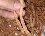 Foto langkah ke 6 dari resep Keripik Bawang / Stik Bawang Asli Renyah Anti Gagal.