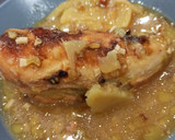 Foto del paso 4 de la receta: Pollo a la naranja con dátiles, miel y manzana 🍊🍎🍗🍯
