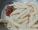 A picture of step 10 of White Sauce Pasta.