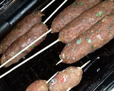 A picture of step 3 of Meat kofta with naan bread.