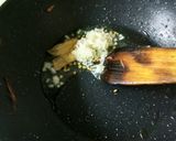 A picture of step 3 of Roasted tomato and methi panner.