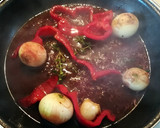 Foto del paso 2 de la receta: Muslos y contramuslos de pollo  con ajos y limones