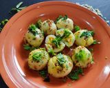 A picture of step 5 of Stuffed rice balls.