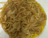 Foto del paso 1 de la receta: 455. Bacalao confitado con cebolla caramelizada y patatas (principal pescado)