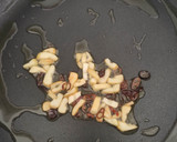 Foto del paso 2 de la receta: Arroz a la Paella de Alitas de Pollo y Boletus con Mayonesa de Trufa