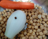 Foto del paso 1 de la receta: Potaje de garbanzos con verduritas