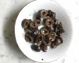 Foto del paso 5 de la receta: Ensalada de salmón con garbanzos, chauchas y aderezo de yogurt