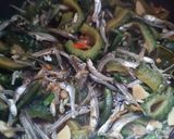 Foto langkah ke 3 dari resep Oseng pare teri kacang panjang.