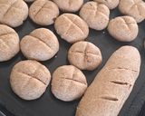 Foto del paso 5 de la receta: Pancitos integrales sin levadura