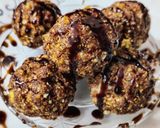 A picture of step 7 of Choco cornflakes ladoos.