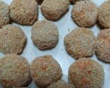 Foto del passaggio 2 della ricetta Polpette di pollo e carote