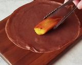 Foto langkah ke 3 dari resep Risol Coklat Pisang Keju.