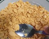 Gambar langkah 4 resipi Bebola Ubi Ungu Cornflakes Madu.