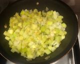 Foto del paso 4 de la receta: Quiche de calabacín y puerro 🥒 Receta vegetariana