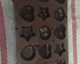 Foto del paso 2 de la receta: Bombones 0% rellenos de mermelada de fresa