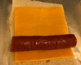 Foto langkah ke 2 dari resep Sausage cheese roll.