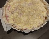Une image de l'étape 2 de Quiche cancoillotte jambon.