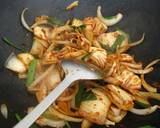 Kimchi Bokkeum (Kimchi Stirfry) recipe step 7 photo