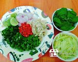 รูปขั้นตอนการทำที่ 2 ของ ยำมะม่วงปลาทูลัง