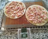 Foto del paso 4 de la receta: Pizzas crujientes de Obleas de arroz de atún con bacón y queso a tu gusto