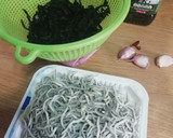 Foto del paso 1 de la receta: Gulas al ajillo con trompetas de los muertos 🍄🍄