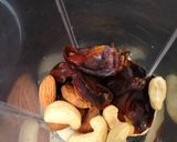बनाना ड्राई फ्रूट लस्सी रेसिपी चरण 2 फोटो