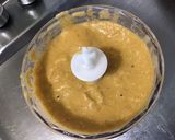 Une image de l'étape 5 de Sauce aux courgettes jaunes, pesto rouge et parmesan.