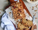 A picture of step 6 of Granola banana cake.