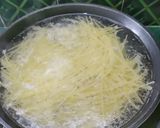 A picture of step 2 of Spaghetti Pasta Bolognese with Soya and Veggies.