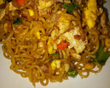 Foto langkah ke 4 dari resep Mie goreng tumis.