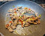Foto del paso 4 de la receta: Hojaldre de ternera y queso