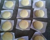 Foto langkah ke 8 dari resep Donat Simple Empuk Menul Menul.